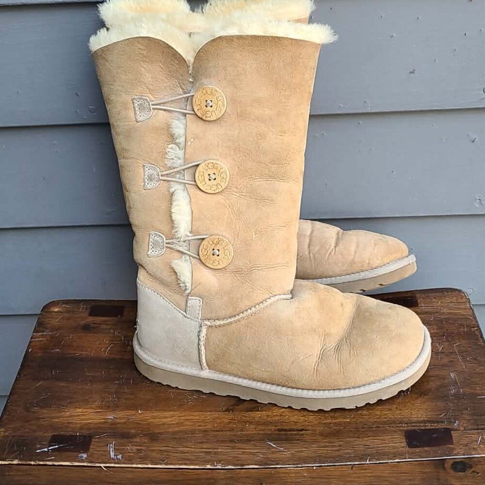 UGG Australia Tan Suede Bailey Button Triplet Boots size 8 - Picture 14 of 14
